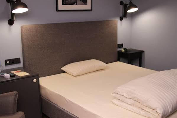 Hotel Henry Драйайх Екстериор снимка